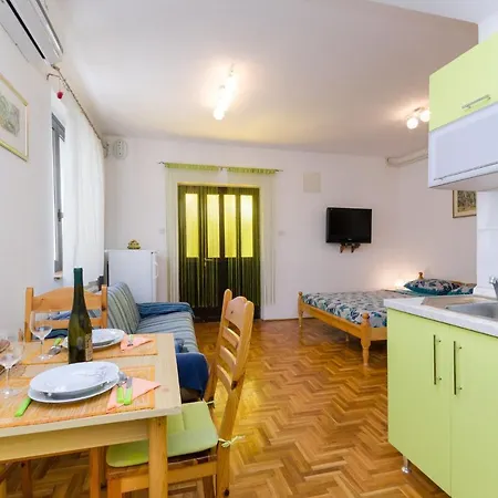 Apartment Domitrovic *