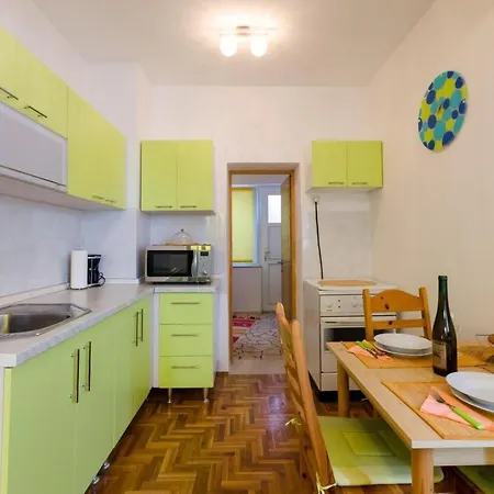 Domitrovic Apartment *